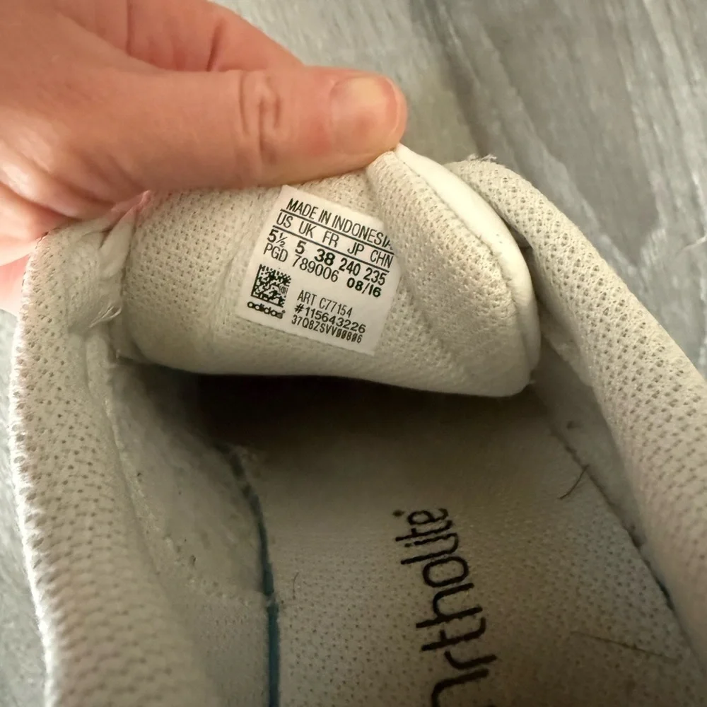 Adidas Superstar White with Black Stripes - Picture 8 of 8